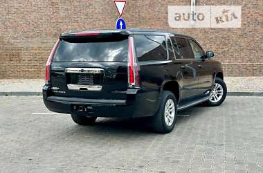 Позашляховик / Кросовер Chevrolet Suburban 2015 в 
