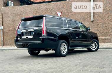 Позашляховик / Кросовер Chevrolet Suburban 2015 в 