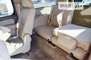 Внедорожник / Кроссовер Chevrolet Suburban 2013 в Киеве