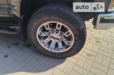 Позашляховик / Кросовер Chevrolet Suburban 1995 в 