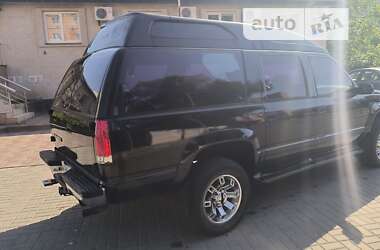 Позашляховик / Кросовер Chevrolet Suburban 1995 в 
