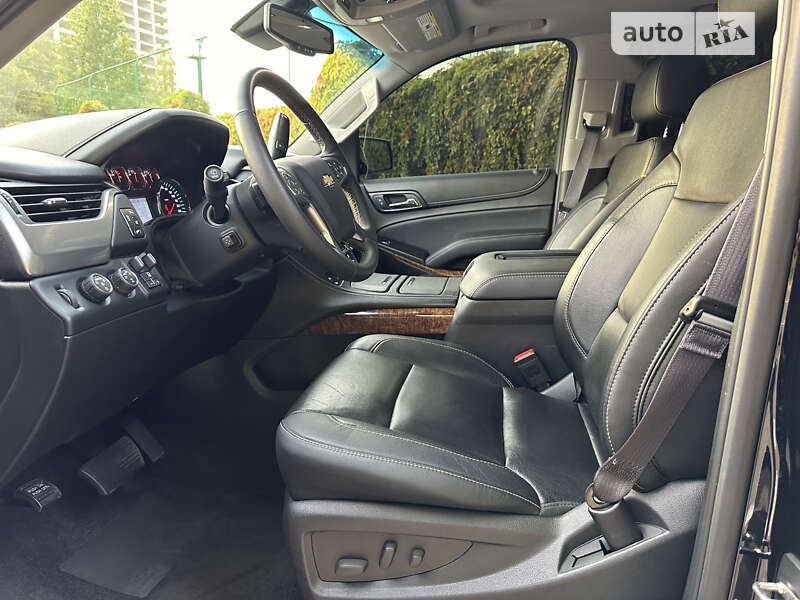 Позашляховик / Кросовер Chevrolet Suburban 2014 в Дніпрі