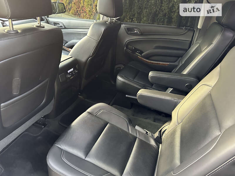 Позашляховик / Кросовер Chevrolet Suburban 2014 в Дніпрі