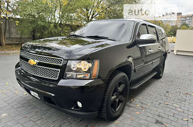 Позашляховик / Кросовер Chevrolet Suburban 2008 в Львові