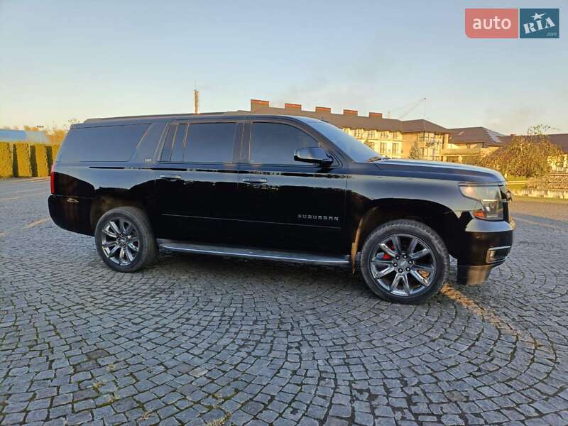 Позашляховик / Кросовер Chevrolet Suburban 2015 в Львові