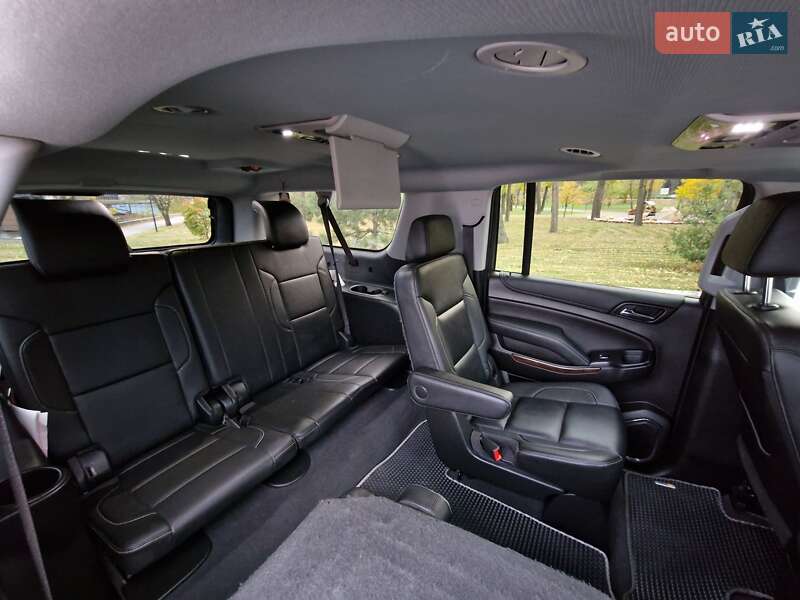 Внедорожник / Кроссовер Chevrolet Suburban 2018 в Киеве