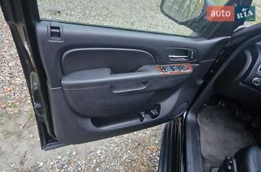 Позашляховик / Кросовер Chevrolet Suburban 2013 в 