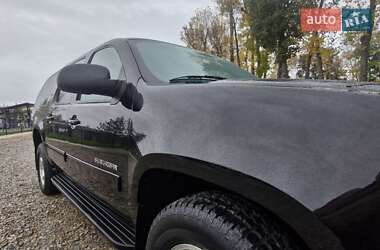 Позашляховик / Кросовер Chevrolet Suburban 2013 в 