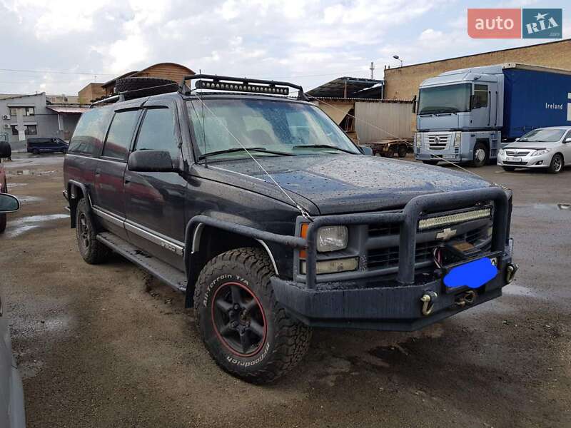 Позашляховик / Кросовер Chevrolet Suburban 1997 в Києві