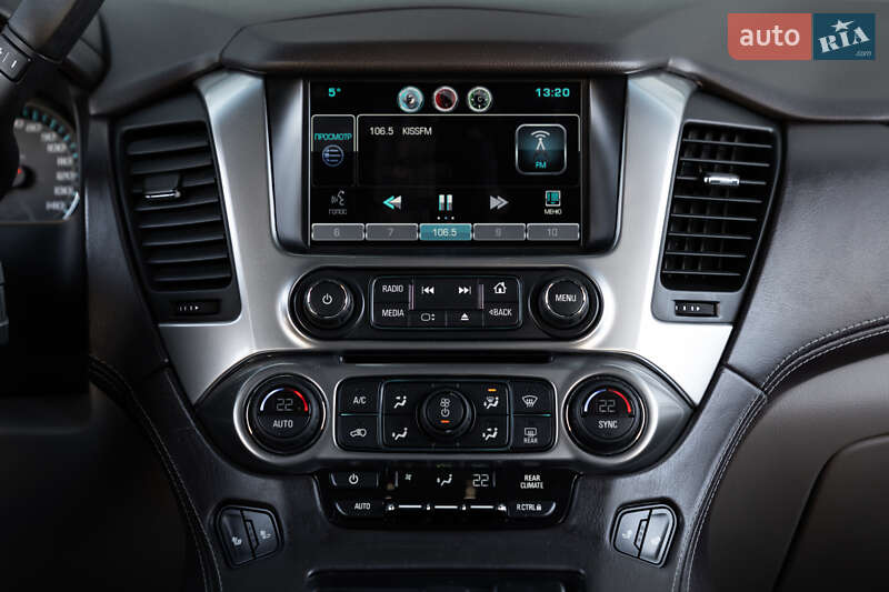 Позашляховик / Кросовер Chevrolet Suburban 2015 в Києві