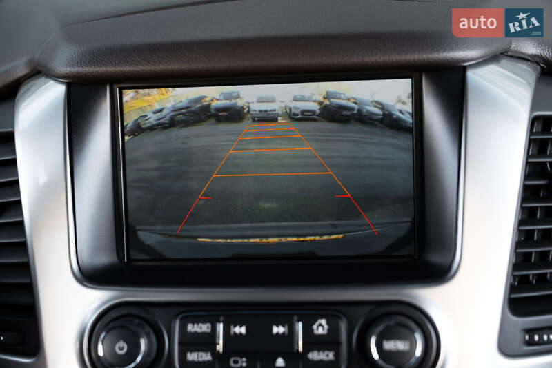 Позашляховик / Кросовер Chevrolet Suburban 2015 в Києві