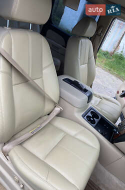 Позашляховик / Кросовер Chevrolet Suburban 2006 в 