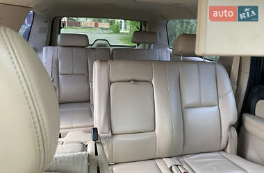 Позашляховик / Кросовер Chevrolet Suburban 2006 в 