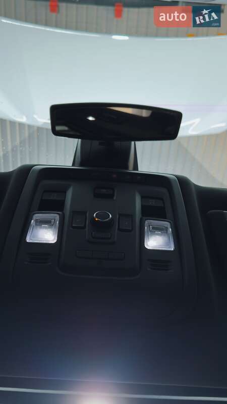 Позашляховик / Кросовер Chevrolet Suburban 2022 в Києві