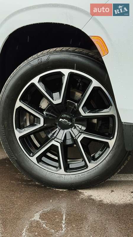 Позашляховик / Кросовер Chevrolet Suburban 2022 в Києві