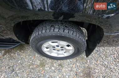 Позашляховик / Кросовер Chevrolet Suburban 2013 в 