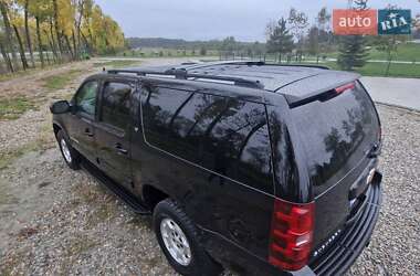 Позашляховик / Кросовер Chevrolet Suburban 2013 в 