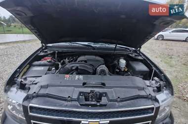 Позашляховик / Кросовер Chevrolet Suburban 2013 в 