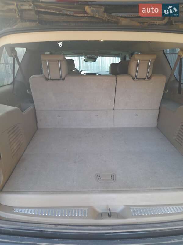 Позашляховик / Кросовер Chevrolet Suburban 2017 в Рівному