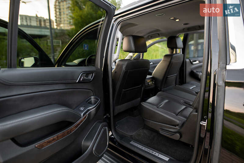 Позашляховик / Кросовер Chevrolet Suburban 2018 в Києві