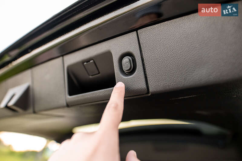 Позашляховик / Кросовер Chevrolet Suburban 2018 в Києві