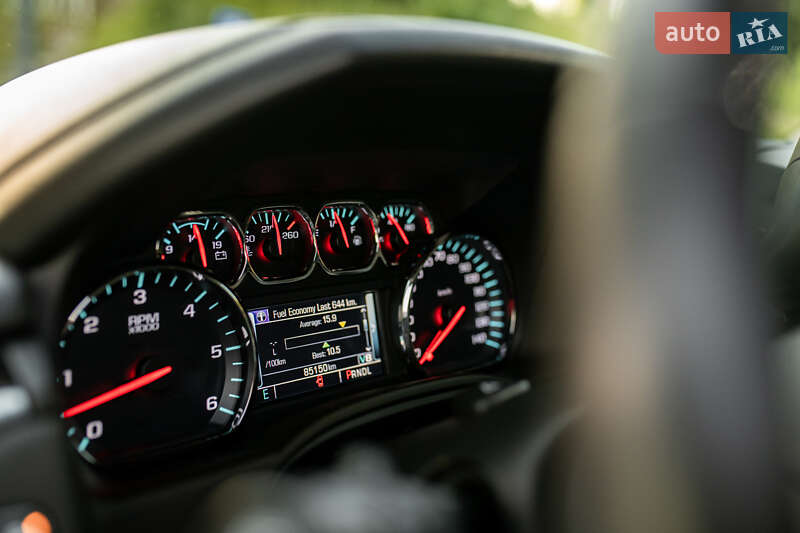 Позашляховик / Кросовер Chevrolet Suburban 2018 в Києві