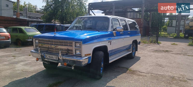 Позашляховик / Кросовер Chevrolet Suburban 1985 в Львові