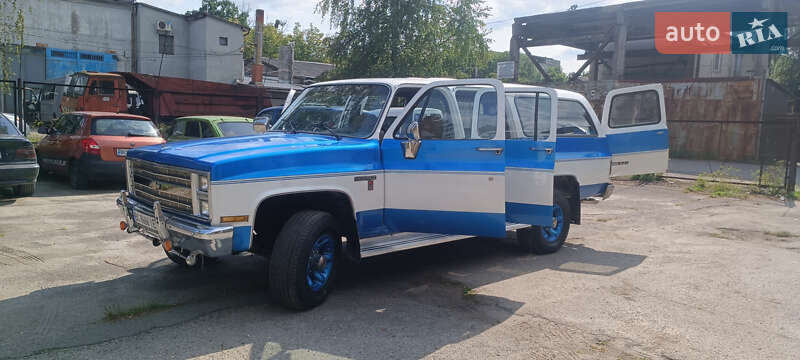 Позашляховик / Кросовер Chevrolet Suburban 1985 в Львові