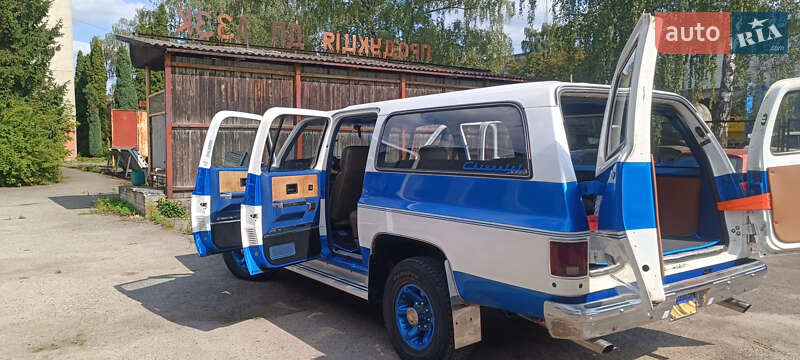 Позашляховик / Кросовер Chevrolet Suburban 1985 в Львові