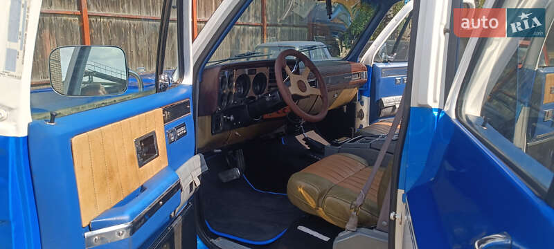 Позашляховик / Кросовер Chevrolet Suburban 1985 в Львові