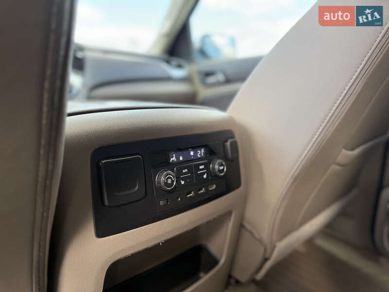 Внедорожник / Кроссовер Chevrolet Suburban 2017 в Киеве фото 21 Внедорожник / Кроссовер Chevrolet Suburban 2017 в Киеве