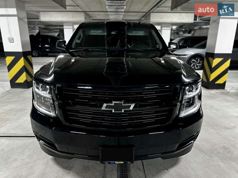 Внедорожник / Кроссовер Chevrolet Suburban 2014 в Днепре