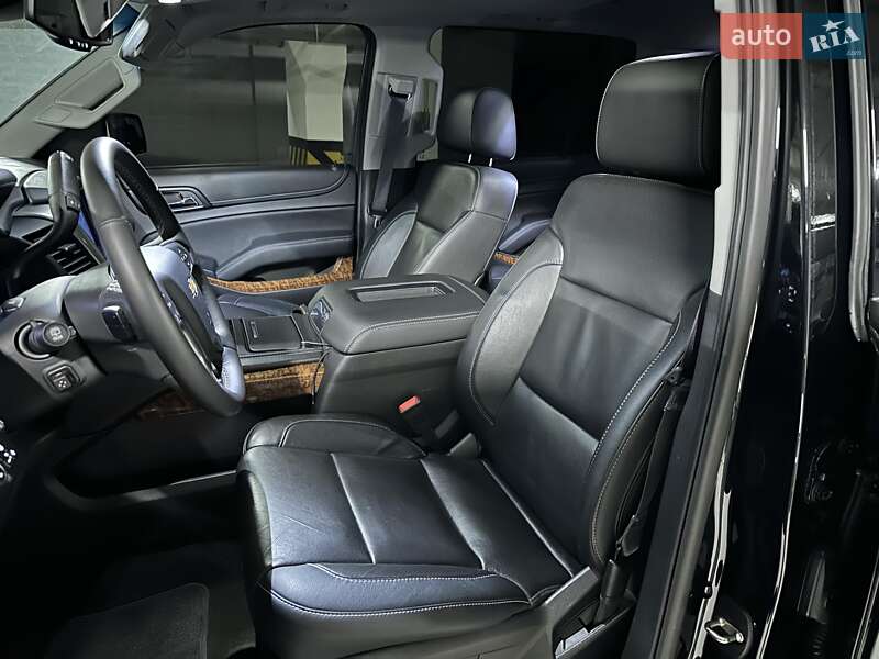 Внедорожник / Кроссовер Chevrolet Suburban 2014 в Днепре