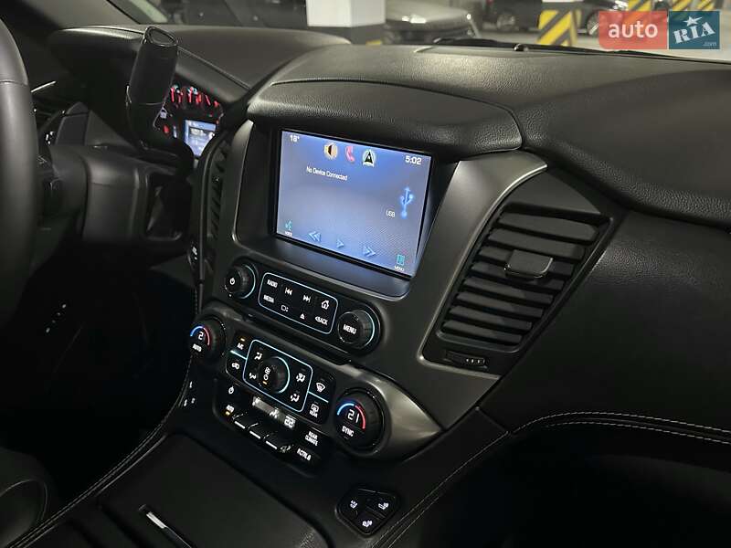 Внедорожник / Кроссовер Chevrolet Suburban 2014 в Днепре