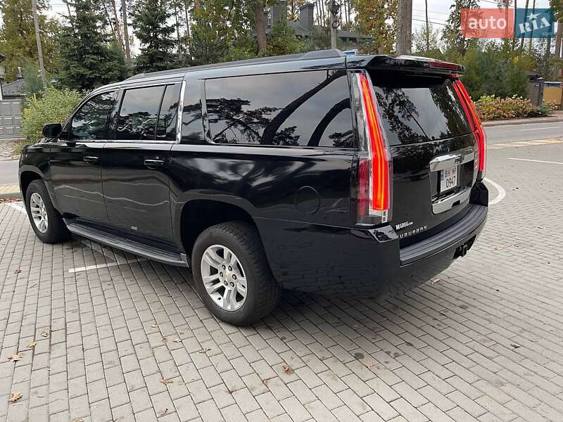 Внедорожник / Кроссовер Chevrolet Suburban 2015 в Буче