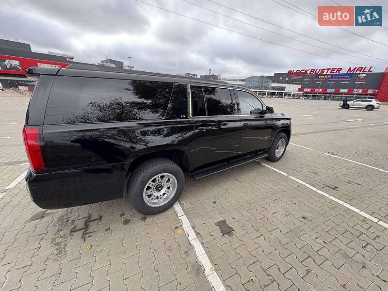 Внедорожник / Кроссовер Chevrolet Suburban 2016 в Киеве фото 4 Внедорожник / Кроссовер Chevrolet Suburban 2016 в Киеве
