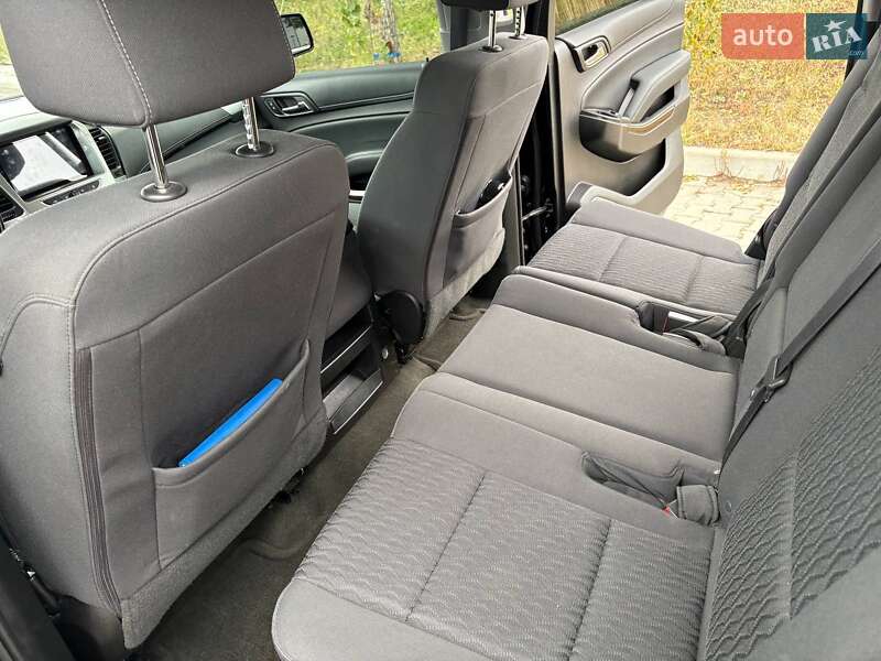 Внедорожник / Кроссовер Chevrolet Suburban 2016 в Киеве фото 25 Внедорожник / Кроссовер Chevrolet Suburban 2016 в Киеве