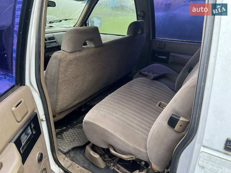 Внедорожник / Кроссовер Chevrolet Suburban 1992 в Козельце фото 13 Внедорожник / Кроссовер Chevrolet Suburban 1992 в Козельце