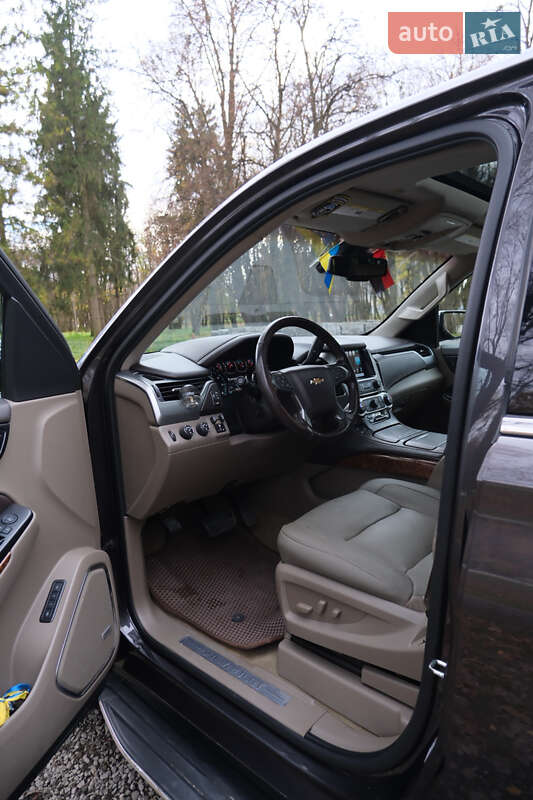 Позашляховик / Кросовер Chevrolet Suburban 2016 в Хмельницькому