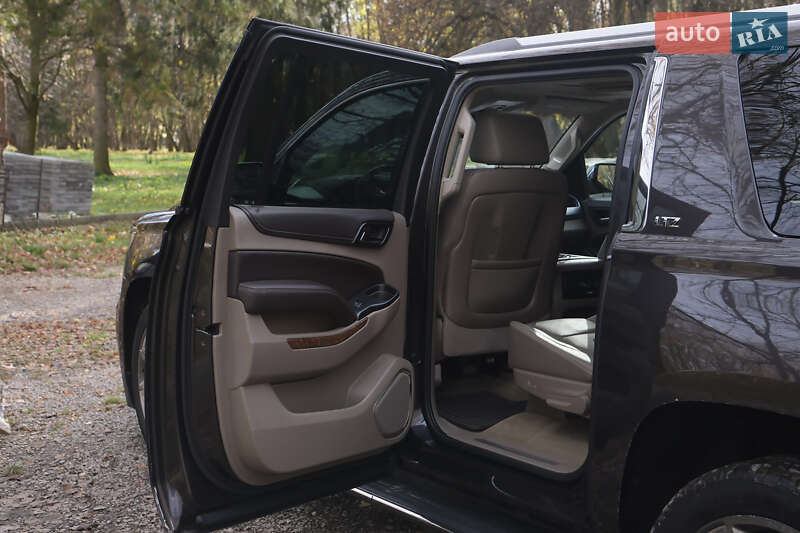 Позашляховик / Кросовер Chevrolet Suburban 2016 в Хмельницькому