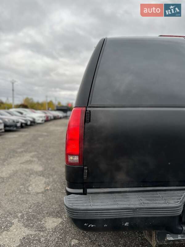 Внедорожник / Кроссовер Chevrolet Suburban 1997 в Белогородке