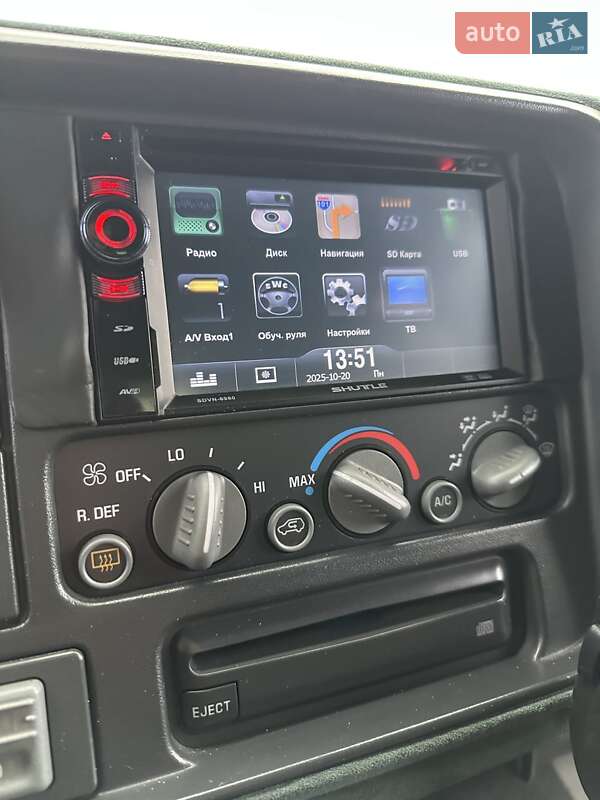 Внедорожник / Кроссовер Chevrolet Suburban 1997 в Белогородке