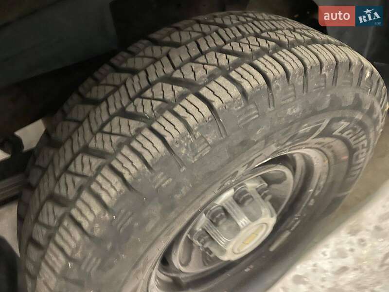 Внедорожник / Кроссовер Chevrolet Suburban 2006 в Бузовой