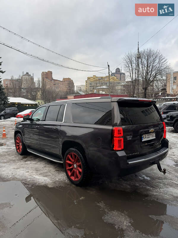 Внедорожник / Кроссовер Chevrolet Suburban 2016 в Киеве