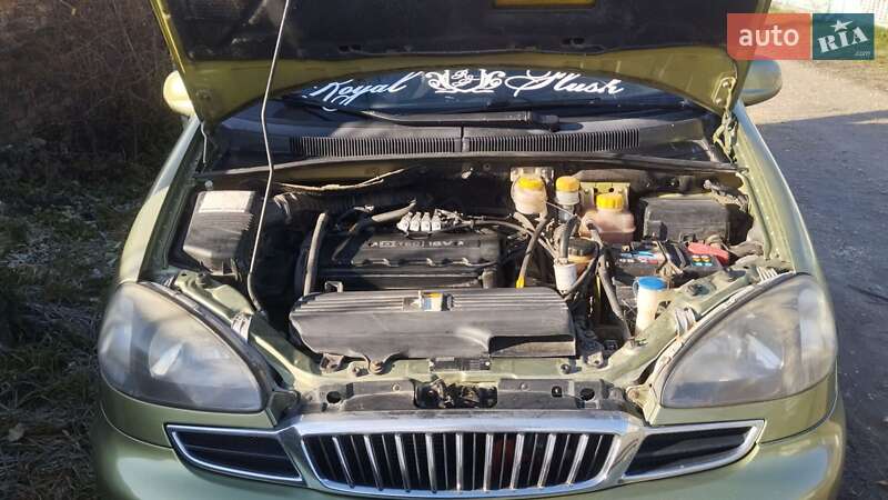 Минивэн Chevrolet Tacuma 2004 в Чемеровцах