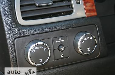 Внедорожник / Кроссовер Chevrolet Tahoe 2011 в 