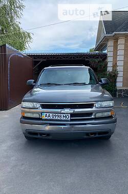 Позашляховик / Кросовер Chevrolet Tahoe 2002 в Києві