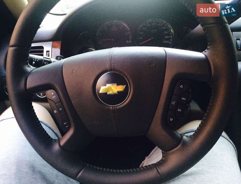 Внедорожник / Кроссовер Chevrolet Tahoe 2006 в Киеве