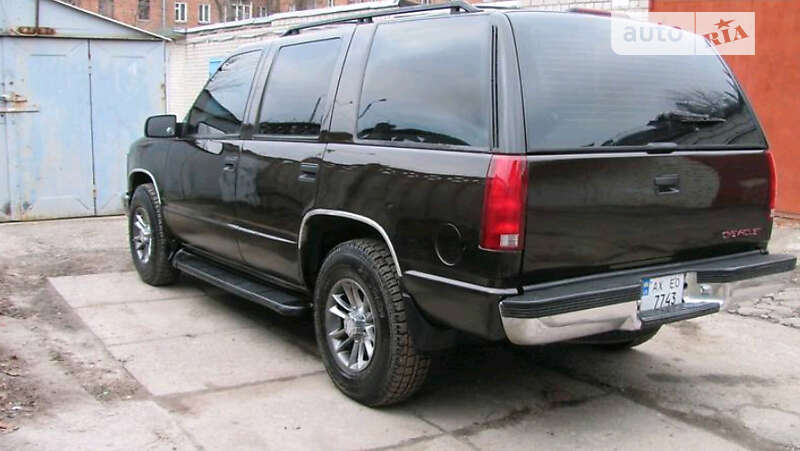 Позашляховик / Кросовер Chevrolet Tahoe 1996 в Харкові