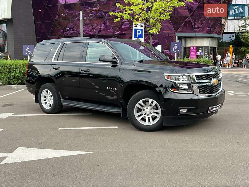 Внедорожник / Кроссовер Chevrolet Tahoe 2015 в 